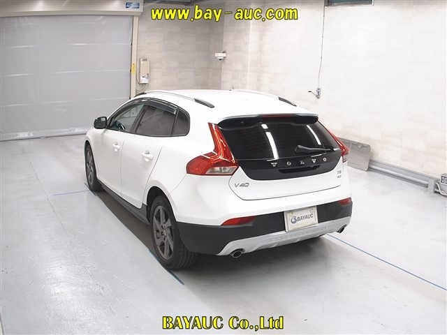 VOLVO V40