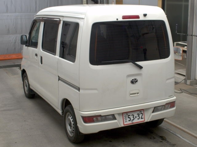 TOYOTA PIXIS VAN
