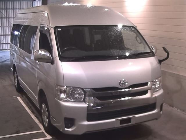 TOYOTA HIACE