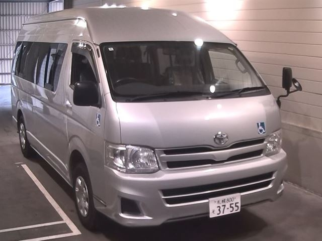 TOYOTA REGIUS ACE COMMUTER