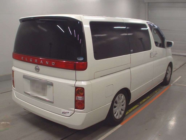 NISSAN ELGRAND
