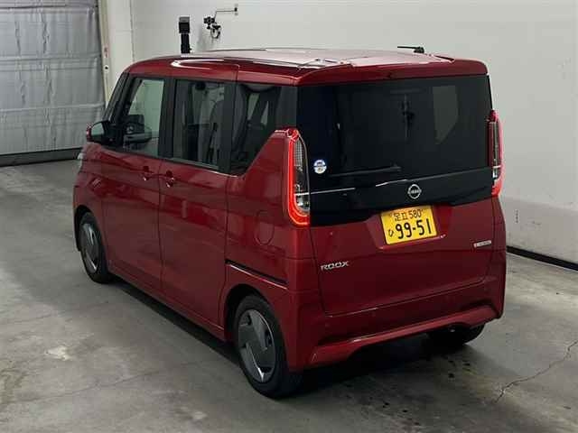 NISSAN ROOX