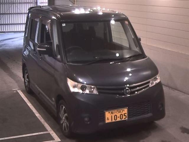 NISSAN ROOX