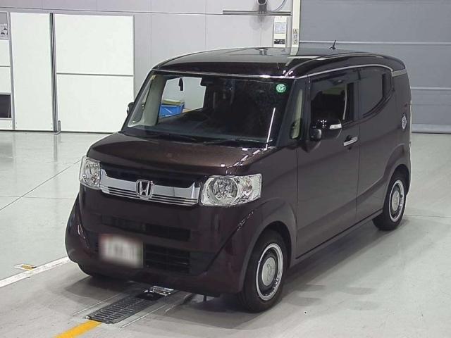 HONDA N BOX SLASH