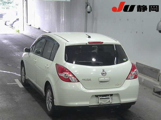 NISSAN TIIDA