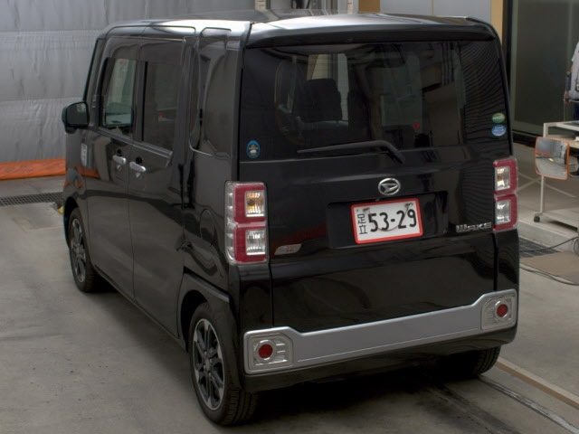 DAIHATSU WAKE