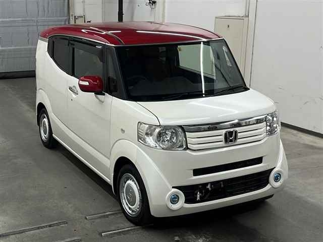 HONDA N BOX SLASH
