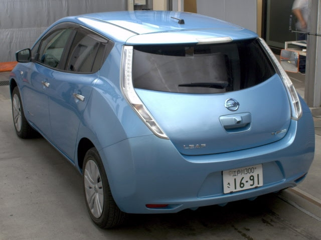 NISSAN LEAF