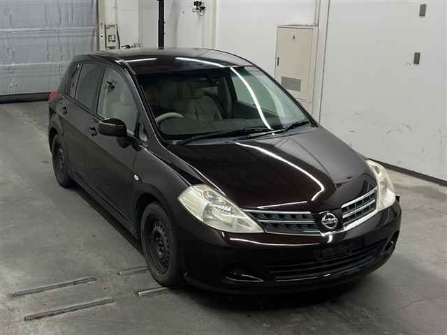 NISSAN TIIDA