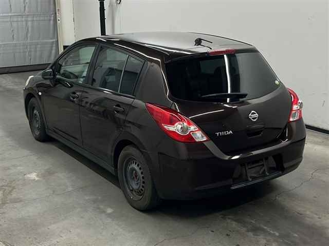 NISSAN TIIDA