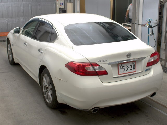 NISSAN FUGA