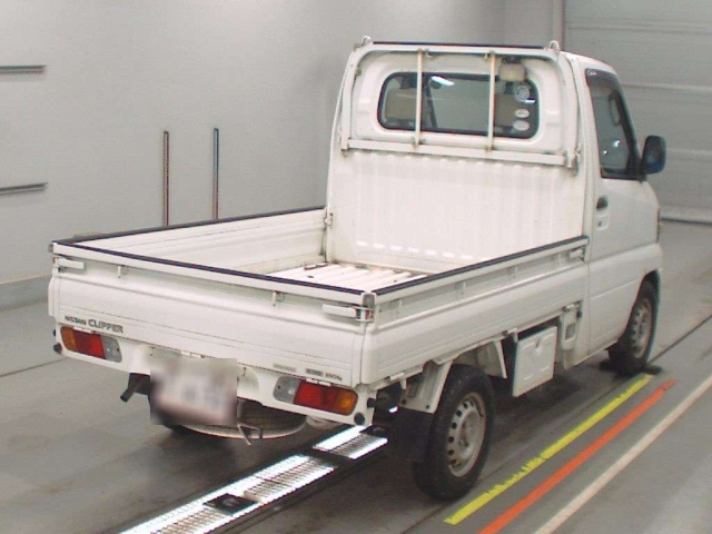 NISSAN CLIPPER TRUCK