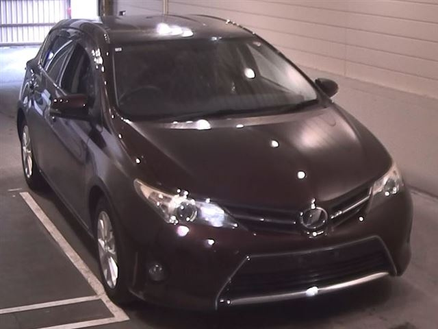 TOYOTA AURIS