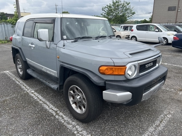 TOYOTA FJ CRUISER