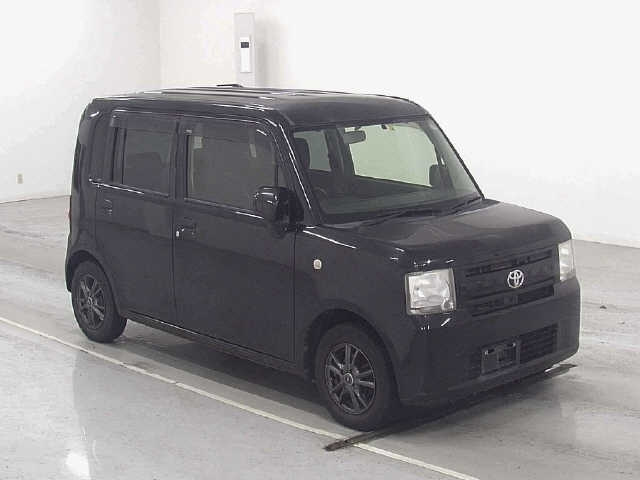 TOYOTA PIXIS SPACE