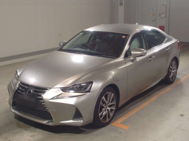 LEXUS IS