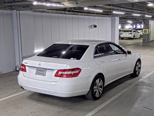 MERCEDES BENZ E CLASS