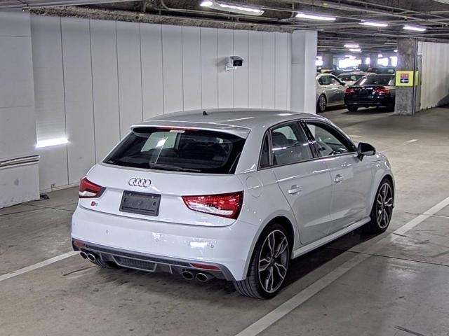 AUDI S1