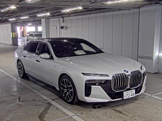 BMW I7