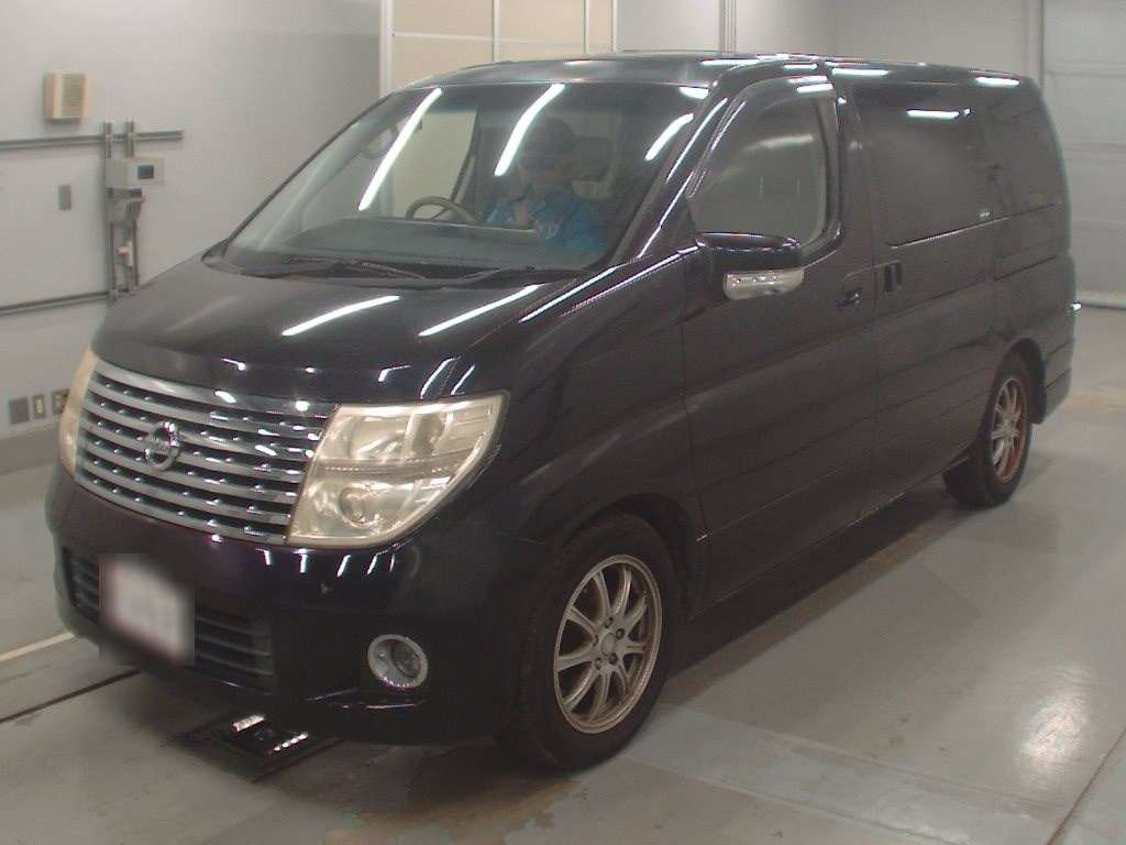 NISSAN ELGRAND