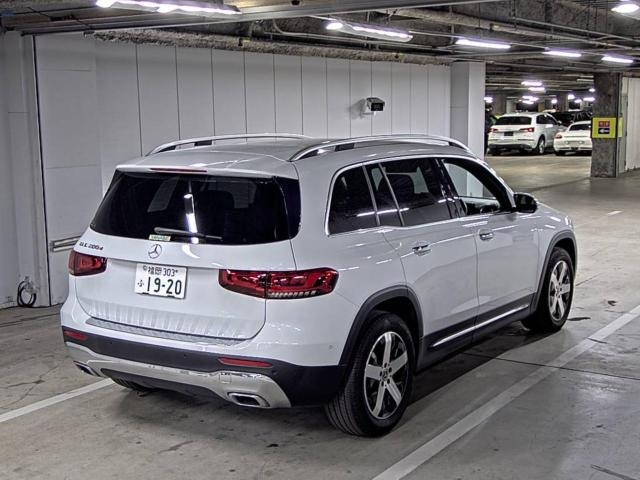 MERCEDES BENZ GLB