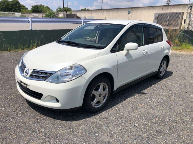 NISSAN TIIDA