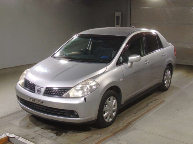 NISSAN TIIDA LATIO