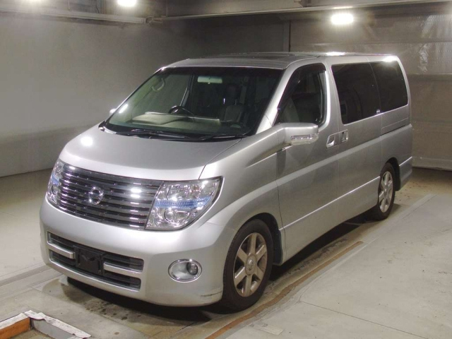 NISSAN ELGRAND