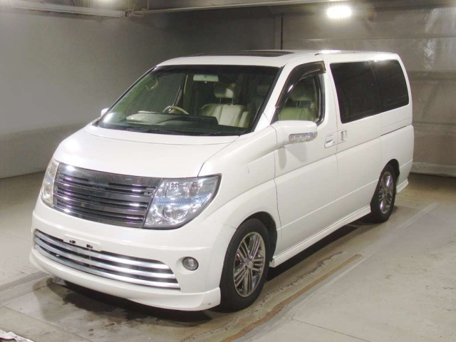 NISSAN ELGRAND