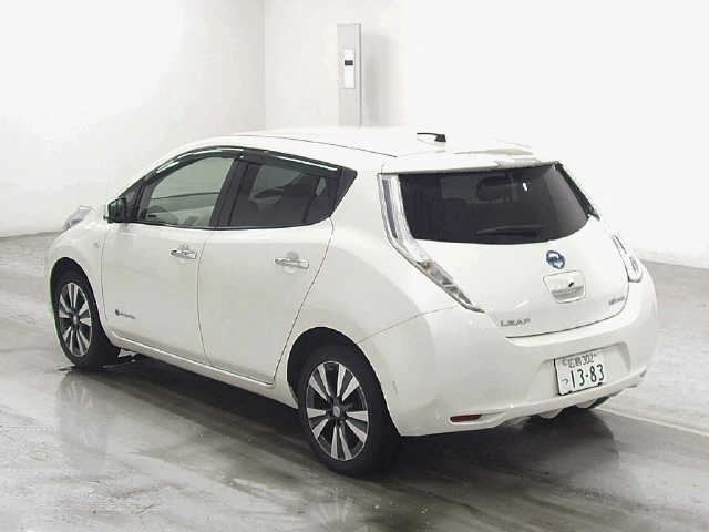 NISSAN LEAF
