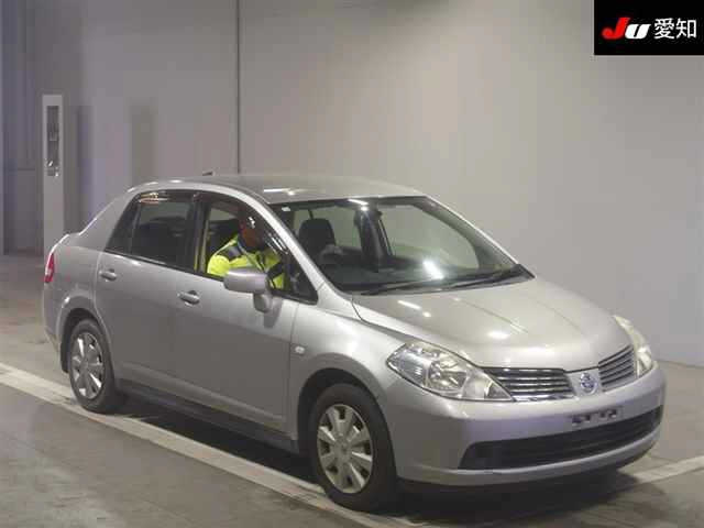 NISSAN TIIDA LATIO
