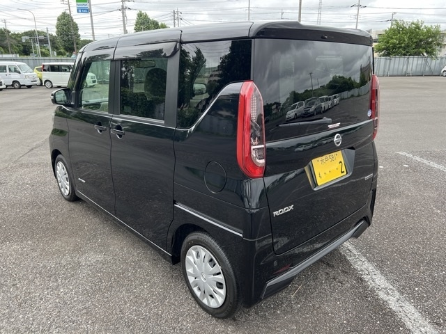 NISSAN ROOX