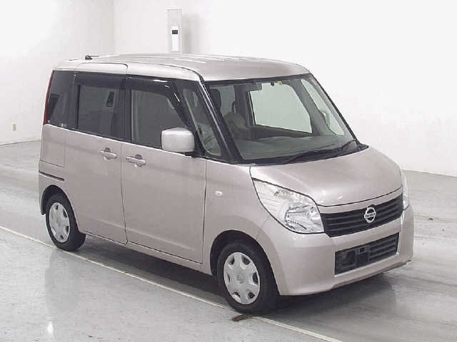 NISSAN ROOX