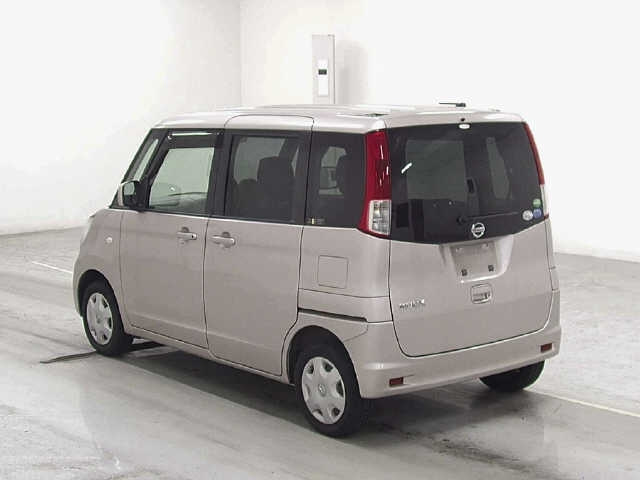 NISSAN ROOX