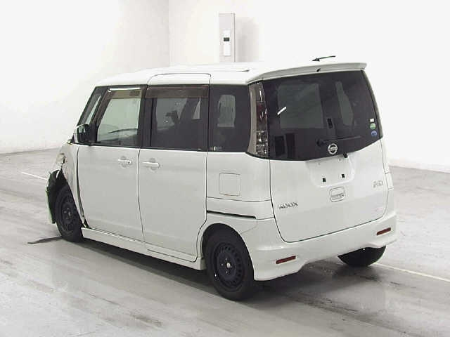 NISSAN ROOX