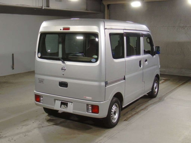 NISSAN CLIPPER VAN