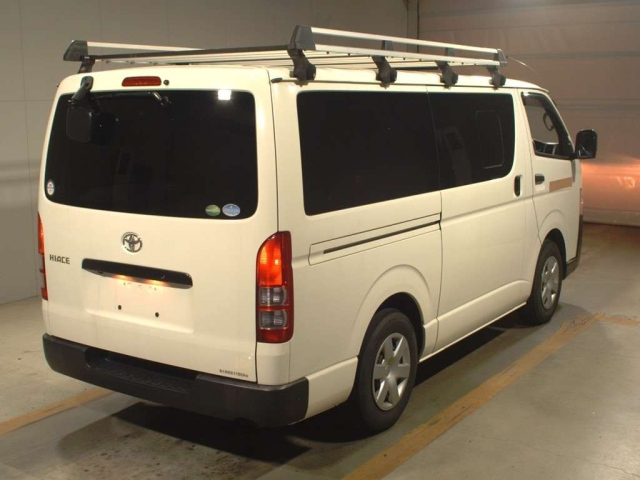 TOYOTA HIACE VAN