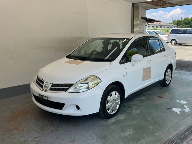 NISSAN TIIDA LATIO