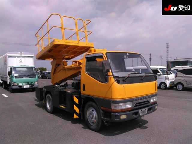 MITSUBISHI CANTER
