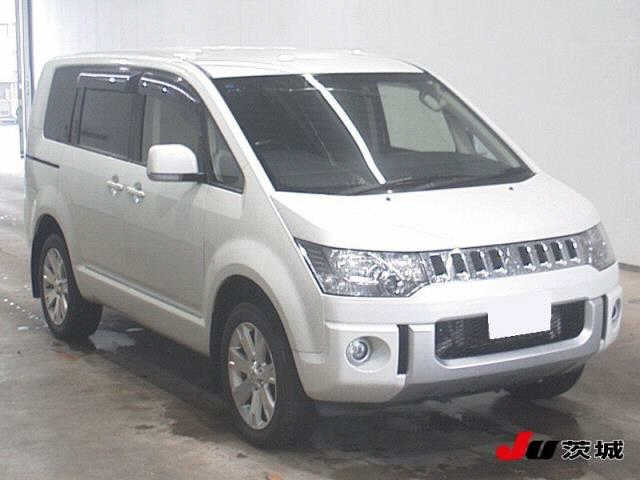 MITSUBISHI DELICA D5