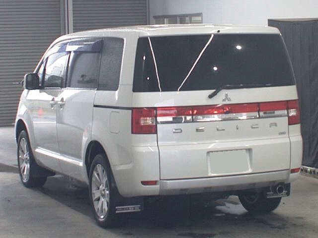 MITSUBISHI DELICA D5