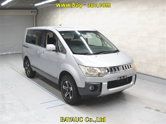 MITSUBISHI DELICA D5