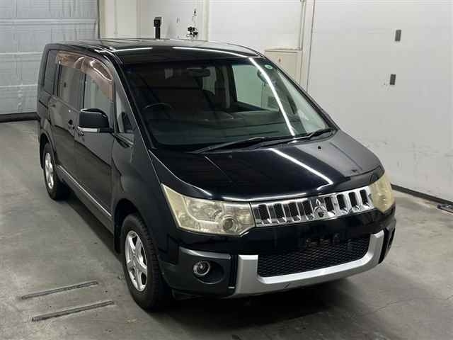 MITSUBISHI DELICA D5