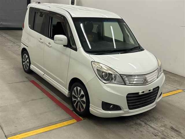 MITSUBISHI DELICA D2