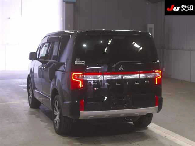 MITSUBISHI DELICA D5