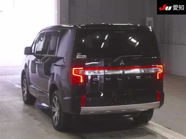 MITSUBISHI DELICA D5