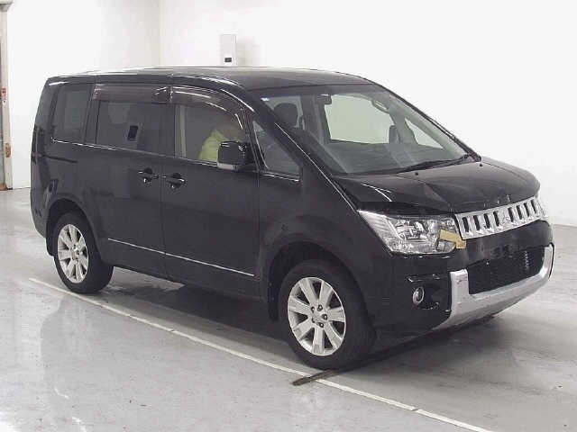 MITSUBISHI DELICA D5