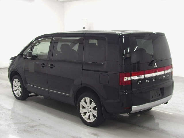 MITSUBISHI DELICA D5