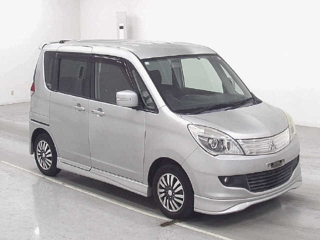 MITSUBISHI DELICA D2