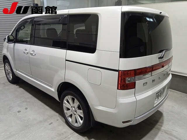MITSUBISHI DELICA D5